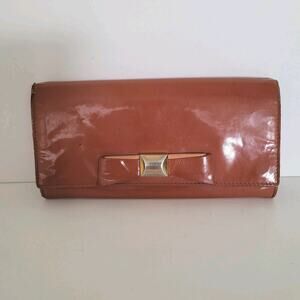 MIU MIU Brown Purple Patent Leather Envelope Wallet Clutch Logo Large Bow Fair